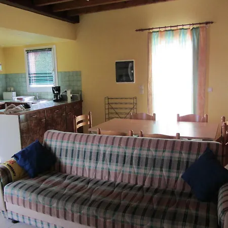 Camping Au Petit Bonheur Grospierres